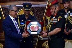 ভারতের সেনাবাহিনী  প্রধান ও রাষ্ট্রপতির সাক্ষাৎ