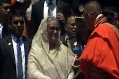শেখ হাসিনার সাথে ভূটানের প্রধানমন্ত্রীর বৈঠক