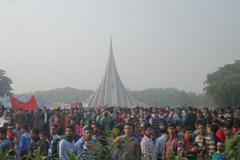 স্মৃতিসৌধে জনতার ঢল