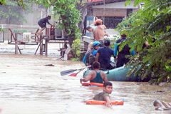 ফিলিপাইনে ঘূর্ণিঝড় তেমবিনে নিহত ১৮০