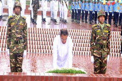 স্মৃতিসৌধে শ্রীলঙ্কার প্রেসিডেন্টের শ্রদ্ধা