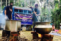 দৈনিক ৩৫ হাজার রোহিঙ্গাকে একবেলা খাওয়াবে শিখরা