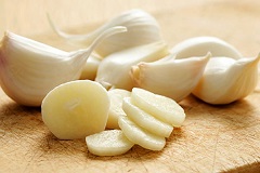 উচ্চ রক্তচাপ কমাতে রসুন