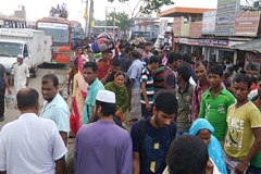 প্রিয়জনের সঙ্গে ঈদ উদযাপন করতে বাড়ি ফিরছে মানুষ