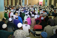 পবিত্র শবে বরাত কাটালেন ধর্মপ্রাণ মুসল্লীরা