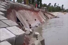 সিরাজগঞ্জে ১০৯ কোটি টাকা ব্যয়ে নির্মানাধীন বাধের ধস