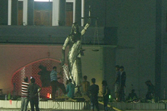 সুপ্রিম কোর্ট চত্বরের ভাস্কর্য অবশেষে সরিয়ে ফেলা হলো