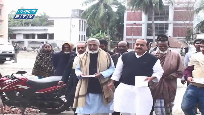 মাইকে প্রচারের পাশাপাশি চলছে নানান প্রতিশ্রুতি(ভিডিও)