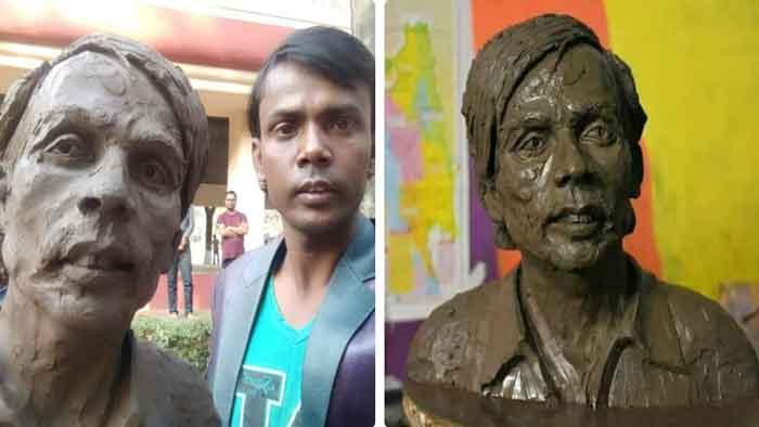 নিজের ভাস্কর্যের সামনে হিরো আলম