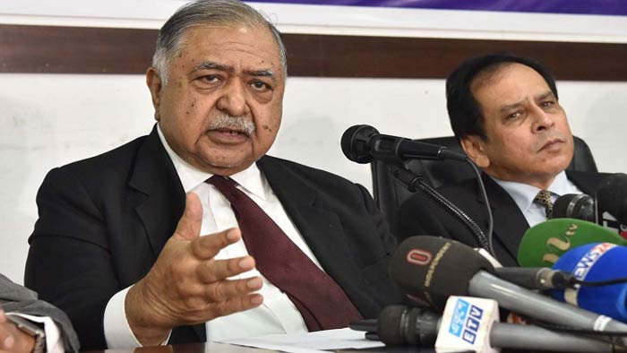 ‘যারা মনে করে আমরা ভয় পাচ্ছি তারা বোকার স্বর্গে বাস করে’