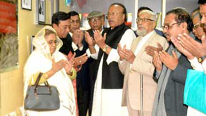 রাজশাহীর নগর ভবনে বঙ্গবন্ধু কর্ণার