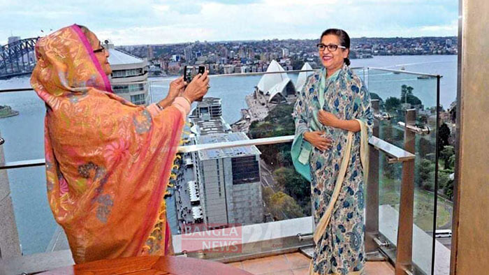 প্রধানমন্ত্রীর ফ্রেমবন্দি শেখ রেহানা
