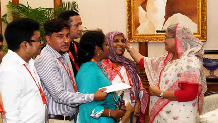 শহীদ ইব্রাহিমের পরিবারের পাশে প্রধানমন্ত্রী 