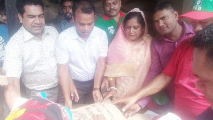 ১০ টাকা কেজি দরে চাল বিতরণ শুরু