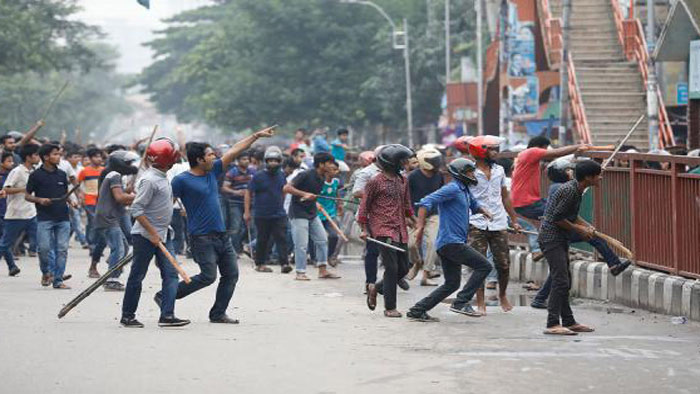আন্দোলনে গুজব ছড়ানোর অভিযোগে গ্রেফতার ৩