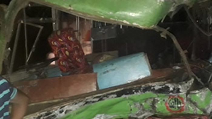 ধামরাইয়ে দুই বাসের মুখোমুখি সংঘর্ষে নিহত ৩