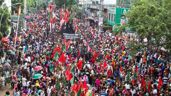 ‘হায় হোসেন, হায় হোসেন’ মাতমে শুরু তাজিয়া মিছিল