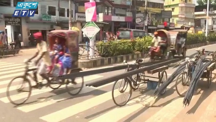 জেব্রা ক্রসিং ব্যবহারে অভ্যস্ত হয়নি রাজশাহীবাসী [ভিডিও]