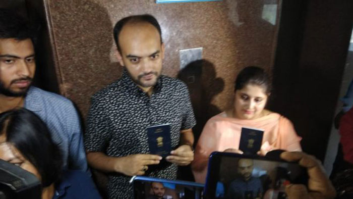 ‘পাসপোর্ট পেতে হলে হিন্দু হয়ে যান’