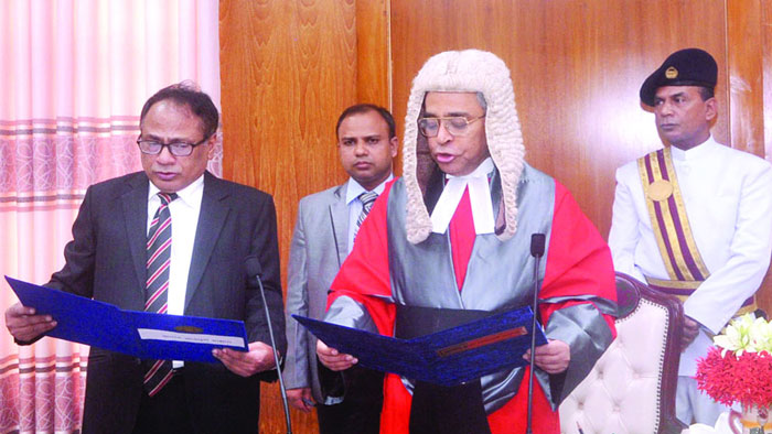 শপথ নিলেন পিএসসির সদস্য আবদুল মান্নান  