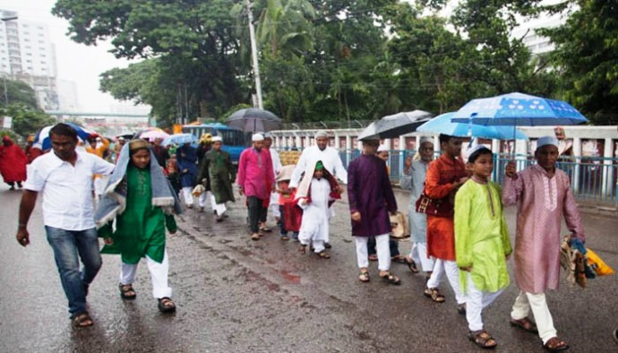 বৃষ্টি ভেজা চাঁদরাত, গরমে স্বস্তির ঈদ