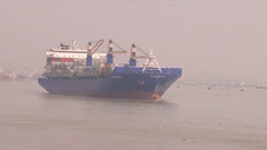 চট্টগ্রাম বন্দরে কন্টেইনার জট (ভিডিও)