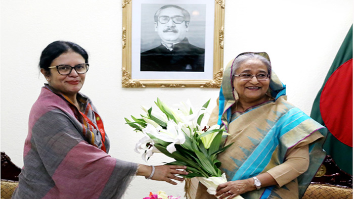 প্রধানমন্ত্রীর সঙ্গে রুবানা হকের সৌজন্য সাক্ষাৎ