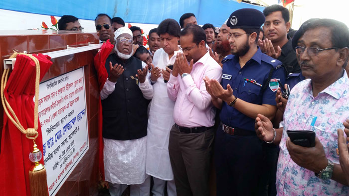 মোরেলগঞ্জ-ইন্দুরকানি জেলা মহাসড়কের ভিত্তি প্রস্তর স্থাপন