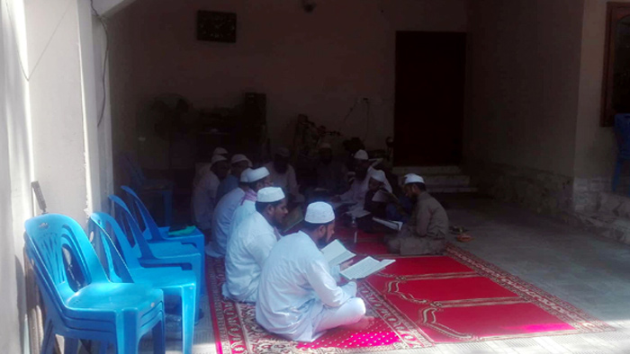 শেখ সেলিমের বাসায় কোরআন তেলাওয়াত