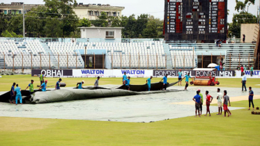 মাঠে গড়াল শেষ দিনের খেলা, কিন্তু...