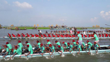 ব্রাহ্মণবাড়িয়ায় তিতাস নদীতে ঐতিহ্যবাহি নৌকাবাইচ অনুষ্ঠিত