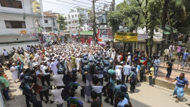 মোহাম্মদপুরে উচ্ছেদ নিয়ে ধাওয়া-পাল্টা ধাওয়া