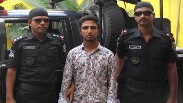ফরিদপুরে অস্ত্র-গুলি ও মাদকসহ সন্ত্রাসী আটক 