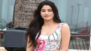 নিজের বিয়ে নিয়ে মুখ খুললেন জাহ্নবী
