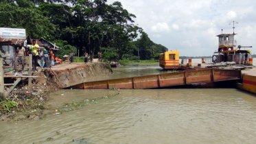 সুগন্ধার ভাঙনে ফেরিঘাটের গ্যাংওয়ে বিলীন