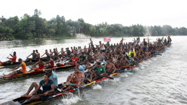 নড়াইলের চিত্রা নদীতে ‘এস এম সুলতান নৌকাবাইচ’ 