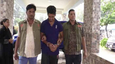 কুমিল্লায় আগ্নেয়াস্ত্র ও ইয়াবাসহ যুবক আটক