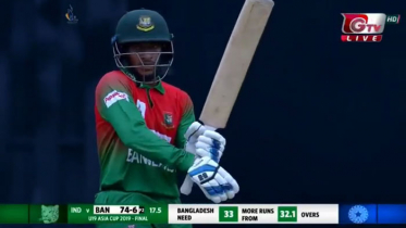 ৮ উইকেট হারিয়ে চাপে বাংলাদেশ