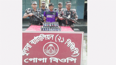 শার্শা সীমান্তে ৯০ বোতল ফেন্সিডিলসহ মাদক ব্যবসায়ী আটক