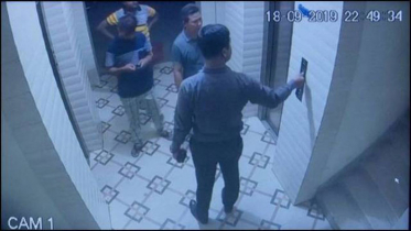 বিদেশিদের পালাতে সহায়তাকারী দুই পুলিশ সদস্য বরখাস্ত