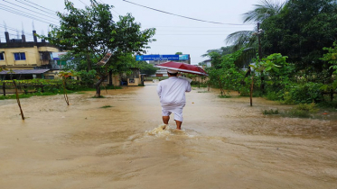 অল্প বৃষ্টিতে তলিয়ে যায় সিকৃবির রাস্তা