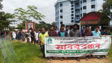 লাগাতার আন্দোলনে সিকৃবির কৃষি প্রকৌশল অনুষদের শিক্ষার্থীরা 