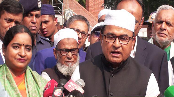 টুঙ্গিপাড়ায় জাতির পিতার সমাধিতে শ্রদ্ধা নিবেদন শেষে কথা বলছেন অর্থমন্ত্রী টুঙ্গিপাড়ায় জাতির পিতার সমাধিতে শ্রদ্ধা নিবেদন শেষে কথা বলছেন অর্থমন্ত্রী