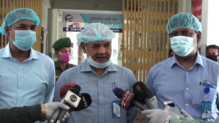 আনুষ্ঠানিক ব্রিফিংয়ে অধ্যাপক আজাদ আনুষ্ঠানিক ব্রিফিংয়ে অধ্যাপক আজাদ
