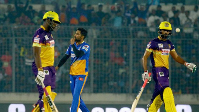 আন্দ্রে রাসেল ও মোহাম্মদ নওয়াজ আন্দ্রে রাসেল ও মোহাম্মদ নওয়াজ