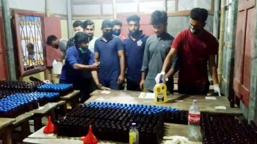 কুমিল্লায় হ্যান্ড স্যানিটাইজার তৈরী ও বিতরণ করছে বিভিন্ন সংগঠন
