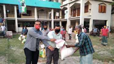 বরগুনায় কর্মহীন মানুষদের মাঝে খাদ্য সামগ্রী বিতরণ