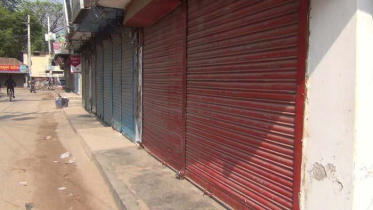 করোনায় হিলিতে বিপাকে পত্রিকা বিক্রেতারা