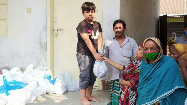 নবাবগঞ্জে হতদরিদ্রদের পাশে ফিনল্যান্ড প্রবাসী