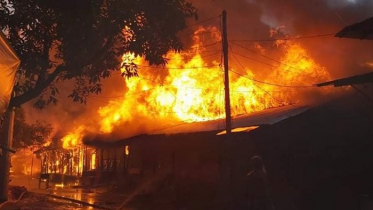 আগুনে সর্বশান্ত থানচির ব্যবসায়ীরা 